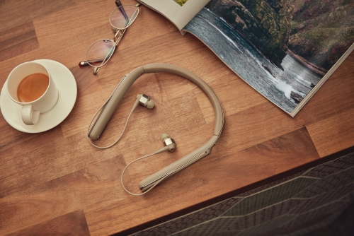 If you keep the noise and noise return, follow the cable and release the product inside!