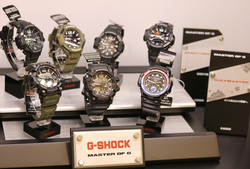 I would like to introduce the watch corner!