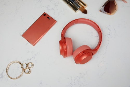 My style and sound are like myself. Enjoy a stylish sound!