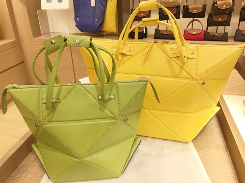 World-wide folded packaging ~~ climbing!